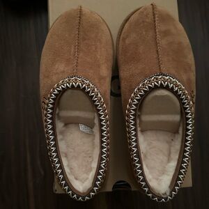 Women’s Ugg Tasman sized 9 new